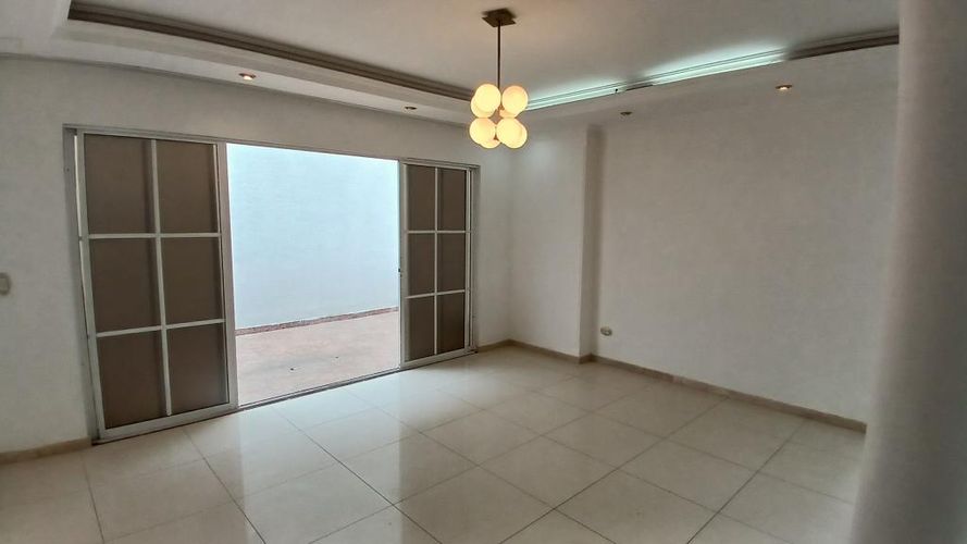 Casa de 7 alcobas en venta en Valle Del Lili, Cali, 374 m² · foto 5 de 24