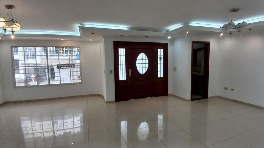 Casa de 7 alcobas en venta en Valle Del Lili, Cali, 374 m² · foto 11 de 24