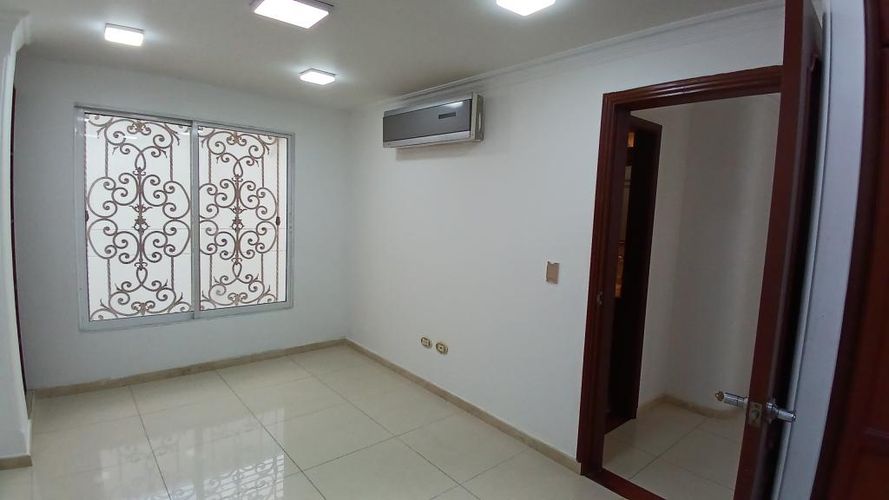 Casa de 7 alcobas en venta en Valle Del Lili, Cali, 374 m² · foto 12 de 24