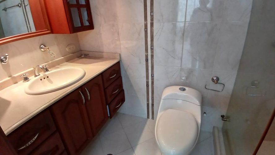 Casa de 7 alcobas en venta en Valle Del Lili, Cali, 374 m² · foto 14 de 24