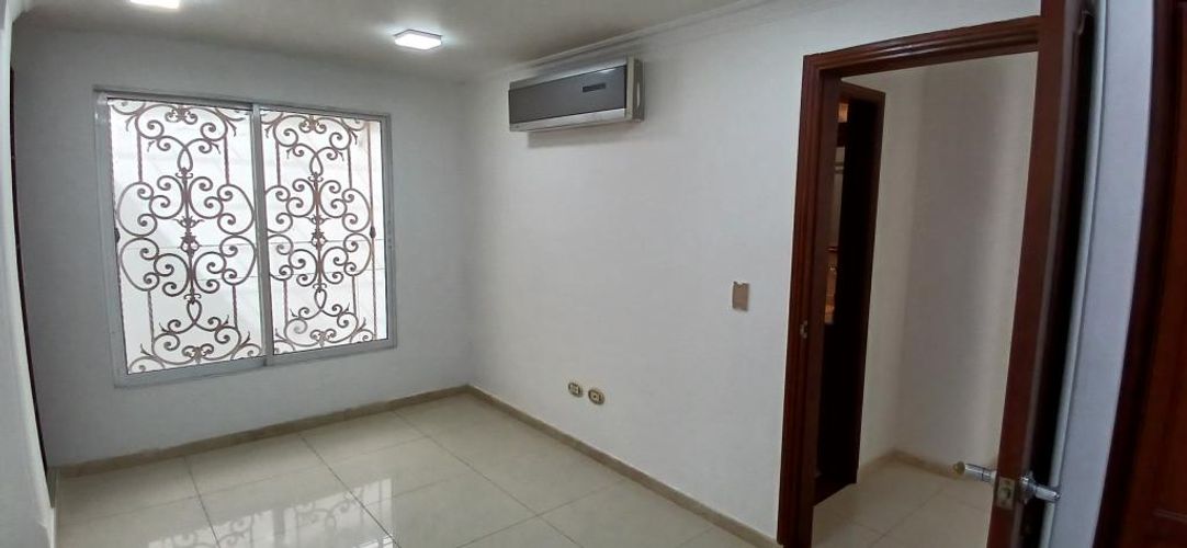 Casa de 7 alcobas en venta en Valle Del Lili, Cali, 374 m² · foto 15 de 24