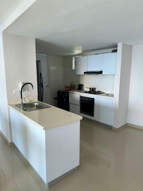 Apartamento de 2 alcobas en venta en Crespo, Cartagena, 130 m² · foto 7 de 17