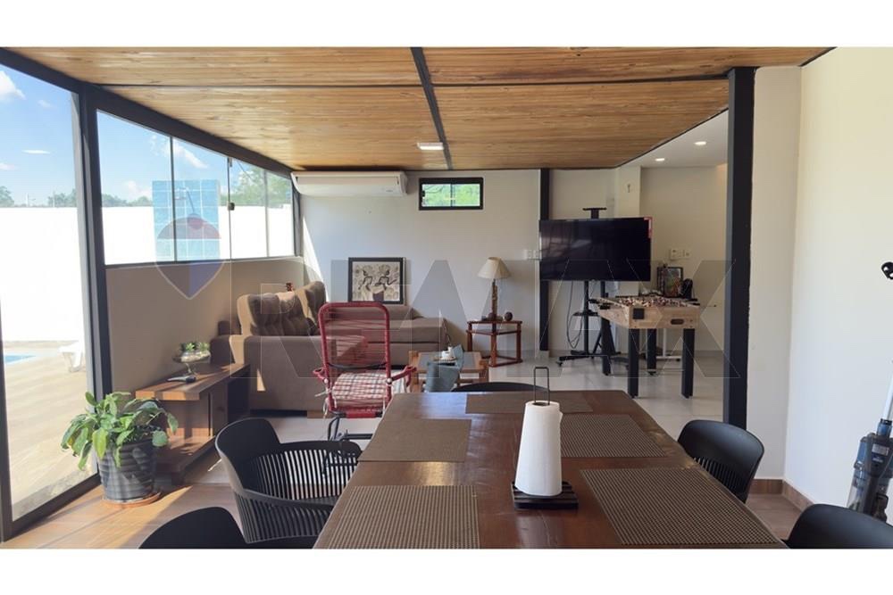 San Bernardino: Moderna Casa con Piscina y Quincho — foto 3