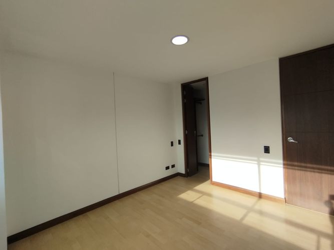 Apartamento de 3 alcobas en arriendo en Loma Del Indio, Medellín, 90 m² · foto 8 de 20