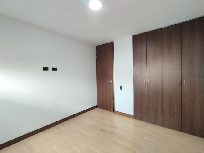 Apartamento de 3 alcobas en arriendo en Loma Del Indio, Medellín, 90 m² · foto 10 de 20