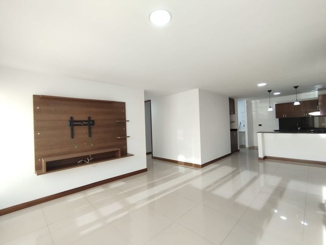 Apartamento de 3 alcobas en arriendo en Loma Del Indio, Medellín, 90 m² · foto 16 de 20