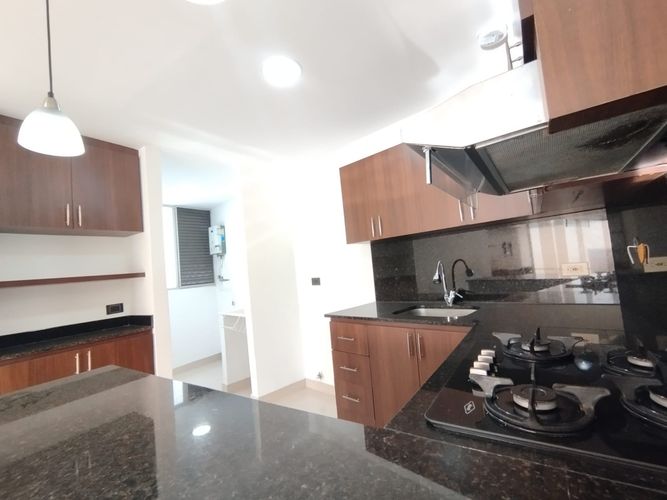 Apartamento de 3 alcobas en arriendo en Loma Del Indio, Medellín, 90 m² · foto 19 de 20