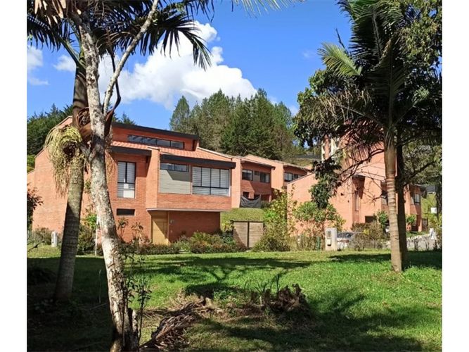 Lote en venta en El Retiro, 240 m² · foto 2 de 5