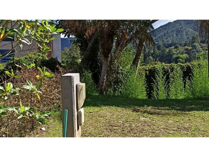 Lote en venta en El Retiro, 240 m² · foto 4 de 5