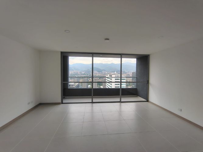 Apartamento de 3 alcobas en arriendo en El Poblado, Medellín, 120 m² · foto 2 de 18
