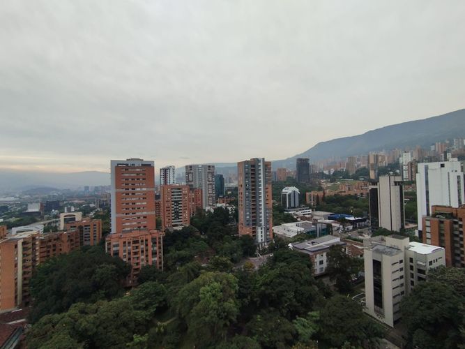 Apartamento de 3 alcobas en arriendo en El Poblado, Medellín, 175 m² · foto 2 de 20