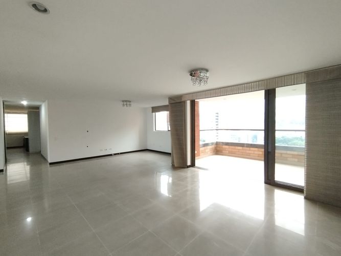 Apartamento de 3 alcobas en arriendo en El Poblado, Medellín, 175 m² · foto 7 de 20