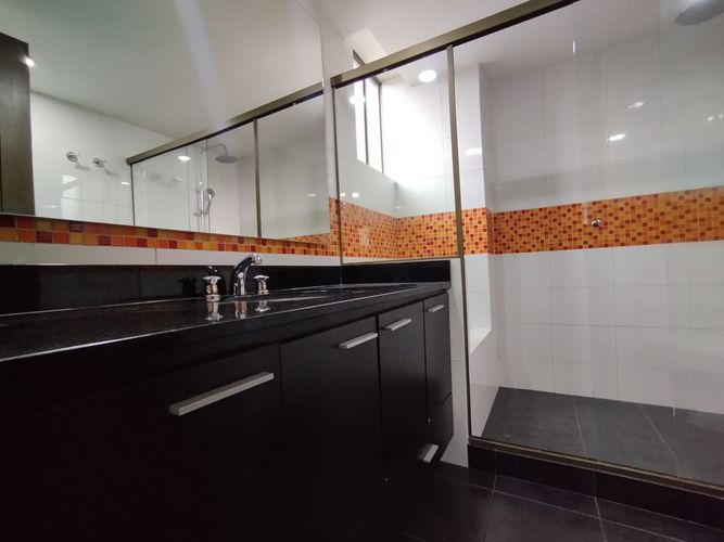 Apartamento de 3 alcobas en arriendo en El Poblado, Medellín, 175 m² · foto 13 de 20