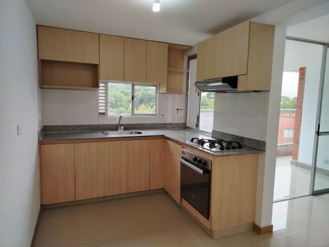 Apartamento en arriendo en La Mina, Envigado, 65 m² · foto 2 de 14