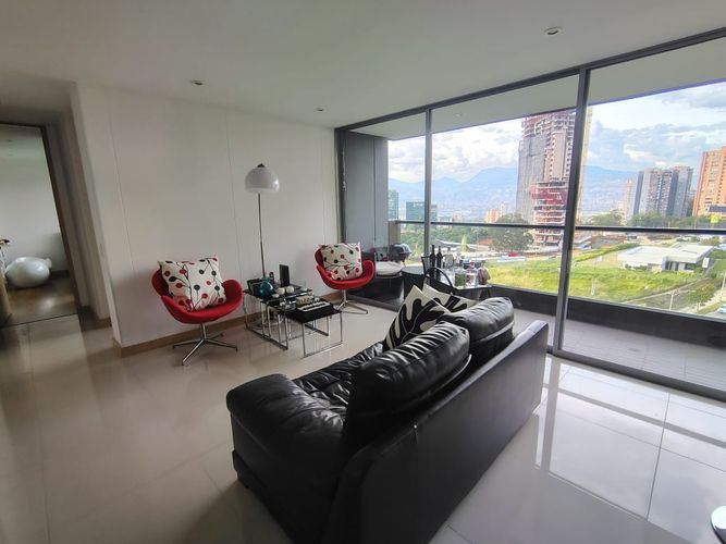 Apartamento de 2 alcobas en arriendo en El Poblado, Medellín, 73 m² · foto 4 de 15