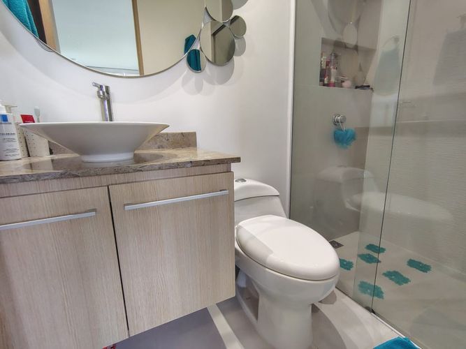 Apartamento de 2 alcobas en arriendo en El Poblado, Medellín, 73 m² · foto 13 de 15