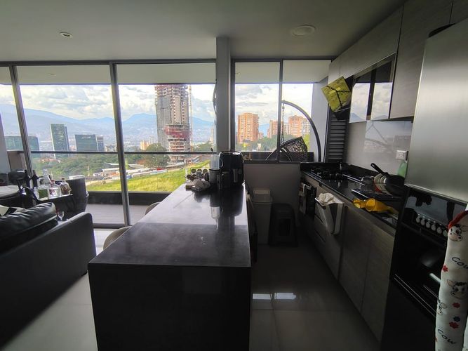 Apartamento de 2 alcobas en arriendo en El Poblado, Medellín, 73 m² · foto 6 de 15