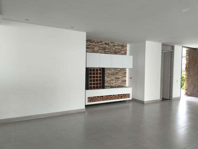 Casa de 3 alcobas en arriendo en El Poblado, Medellín, 600 m² · foto 5 de 20