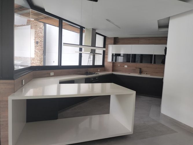 Casa de 3 alcobas en arriendo en El Poblado, Medellín, 600 m² · foto 6 de 20