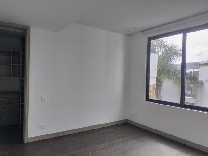 Casa de 3 alcobas en arriendo en El Poblado, Medellín, 600 m² · foto 14 de 20