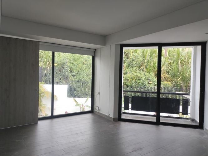 Casa de 3 alcobas en arriendo en El Poblado, Medellín, 600 m² · foto 2 de 20