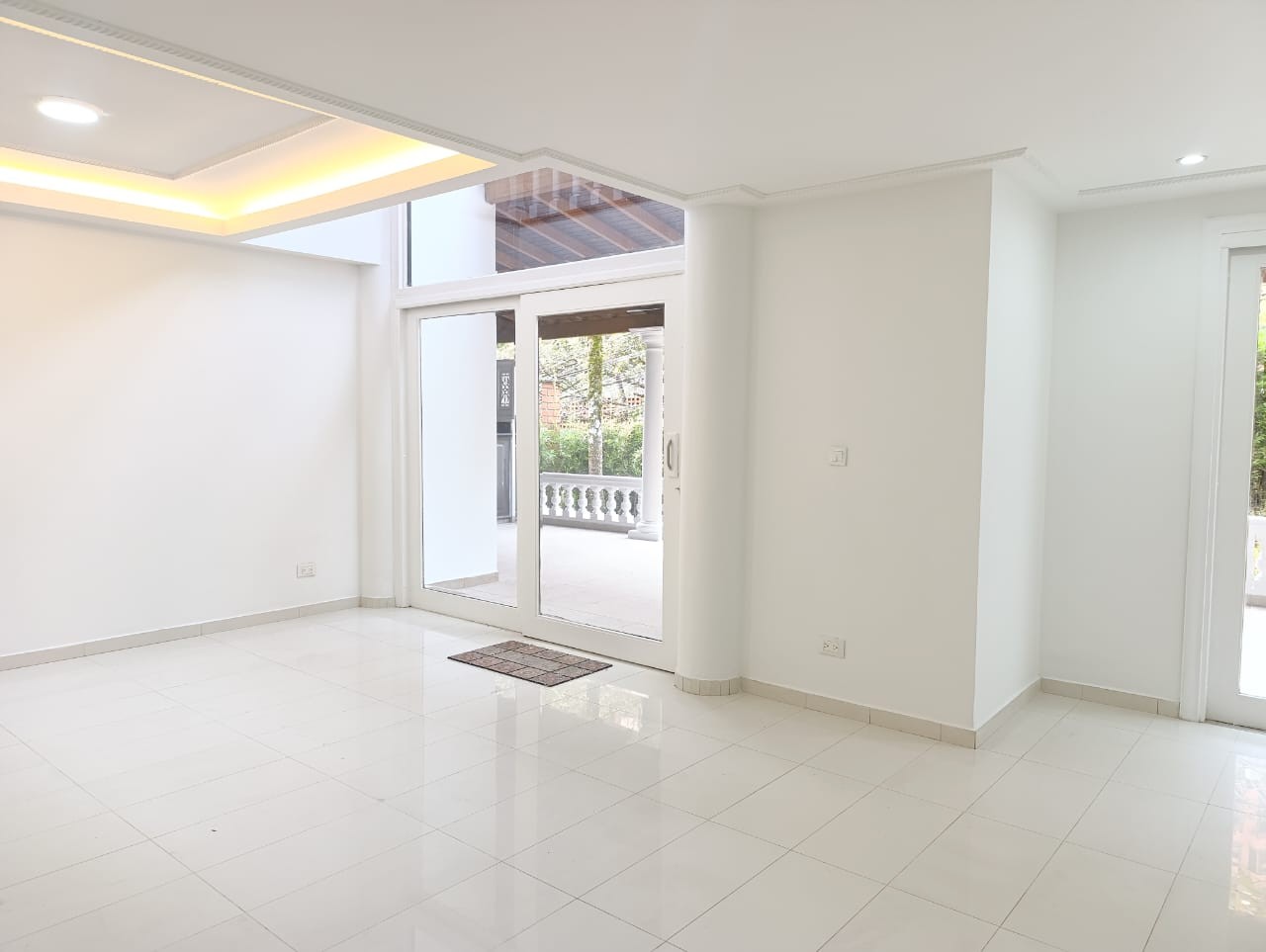 Casa en arriendo en El Poblado, Medellín · foto 8 de 18