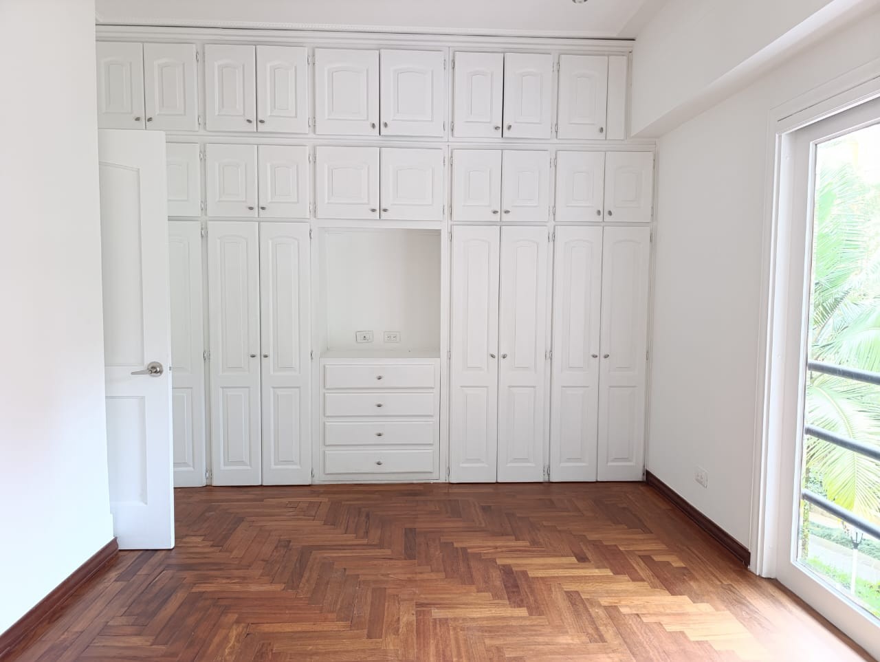 Casa en arriendo en El Poblado, Medellín · foto 10 de 18