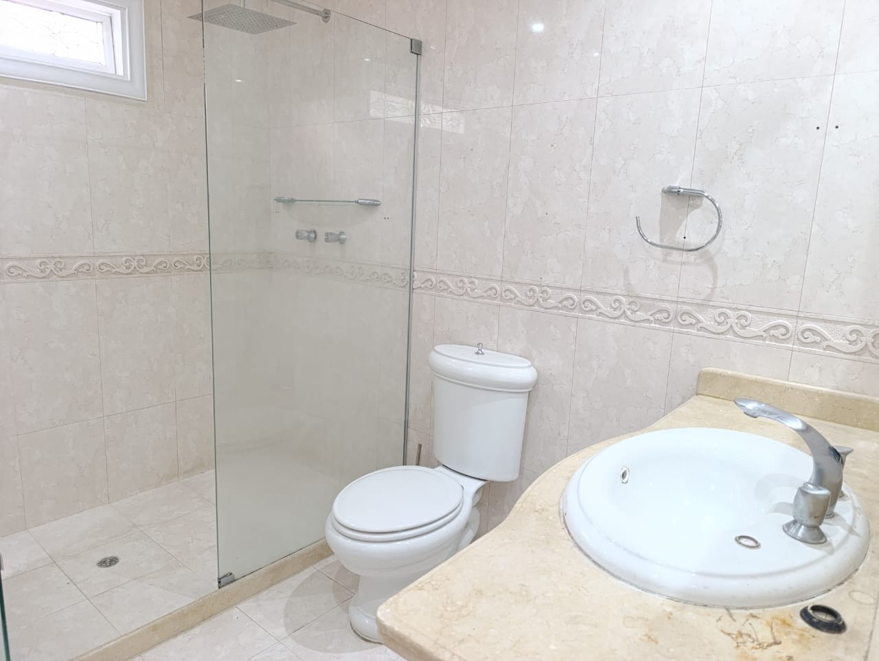 Casa en arriendo en El Poblado, Medellín · foto 15 de 18