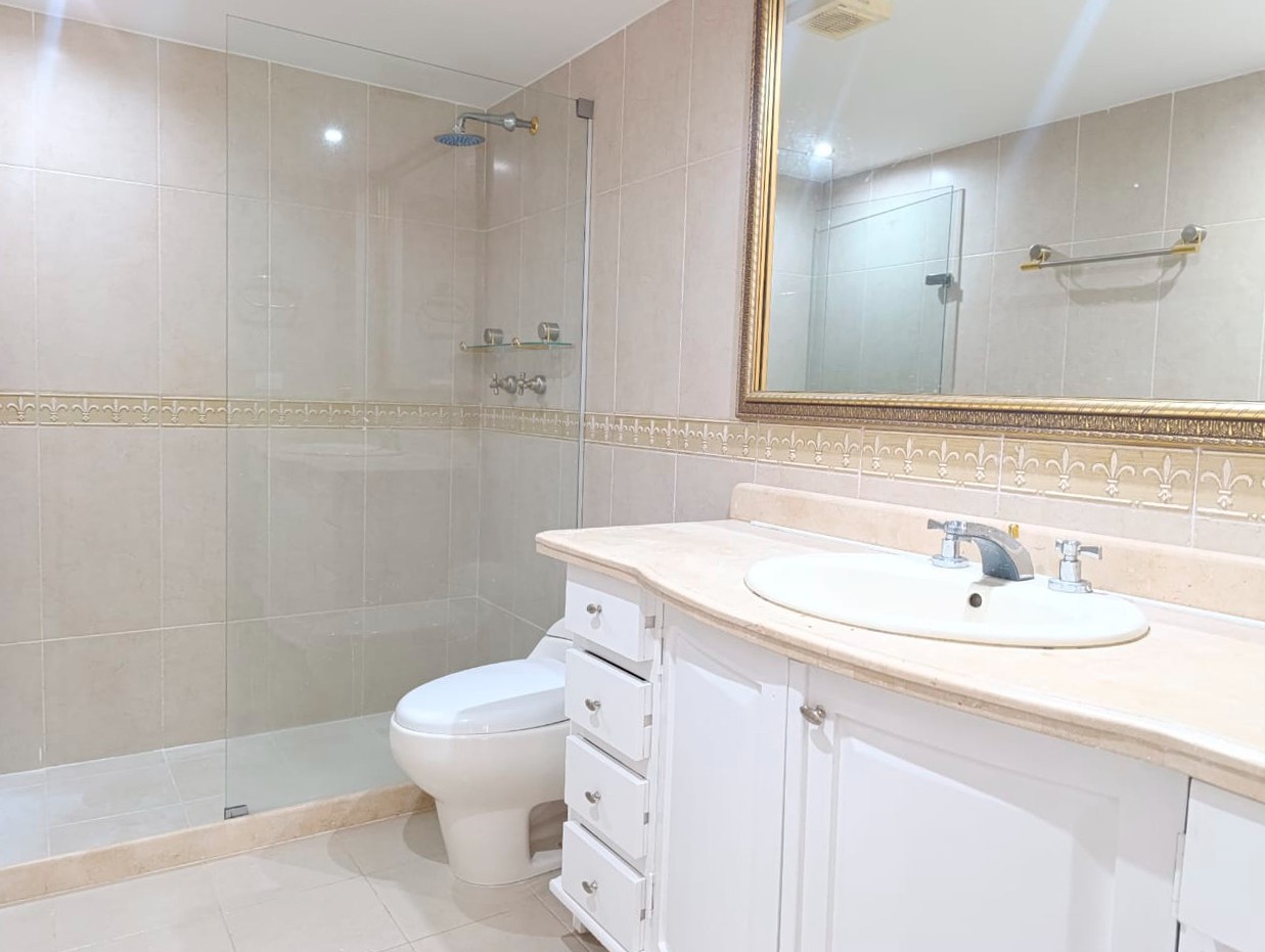 Casa en arriendo en El Poblado, Medellín · foto 16 de 18