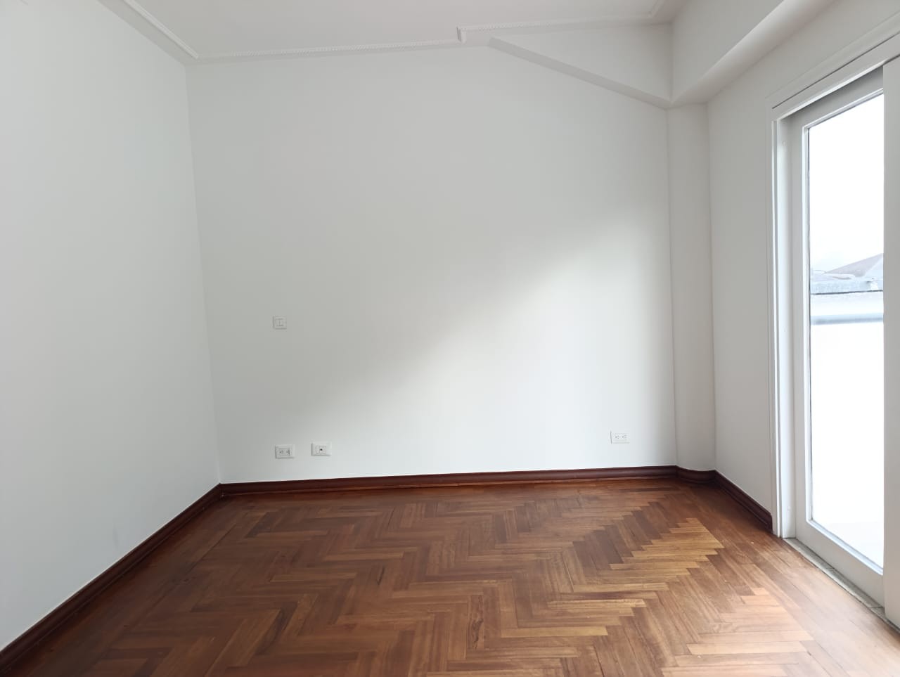 Casa en arriendo en El Poblado, Medellín · foto 9 de 18