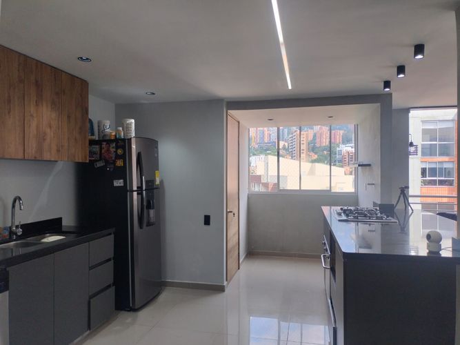 Apartamento de 2 alcobas en arriendo en El Poblado, Medellín, 123 m² · foto 5 de 17