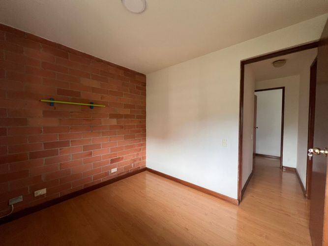 Apartamento de 2 alcobas en arriendo en El Poblado, Medellín, 77 m² · foto 9 de 14