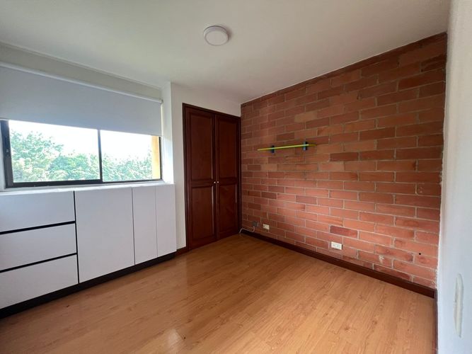 Apartamento de 2 alcobas en arriendo en El Poblado, Medellín, 77 m² · foto 7 de 14