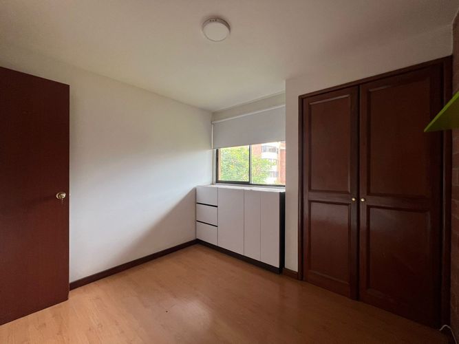 Apartamento de 2 alcobas en arriendo en El Poblado, Medellín, 77 m² · foto 10 de 14