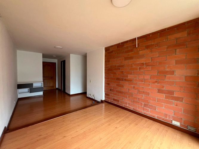 Apartamento de 2 alcobas en arriendo en El Poblado, Medellín, 77 m² · foto 2 de 14