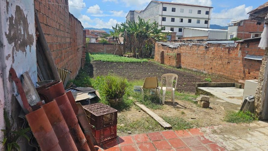 Lote en venta en La Ceja, 646 m² · foto 3 de 3