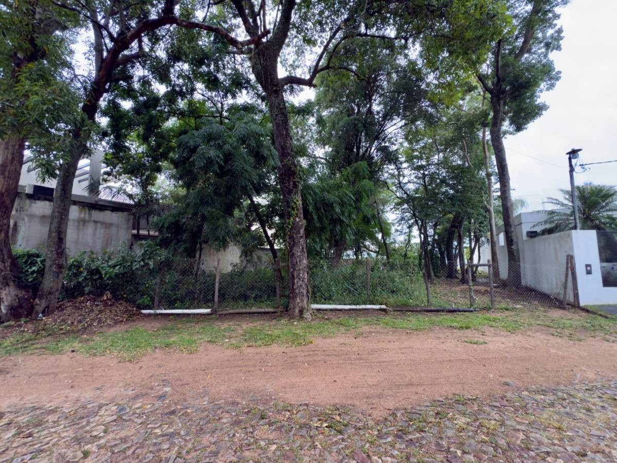 EXCLUSIVO TERRENO FRENTE AL LAGO EN SAN BERNARDINO: ¡TU PARAÍSO PRIVADO EN VENTA! — foto 3