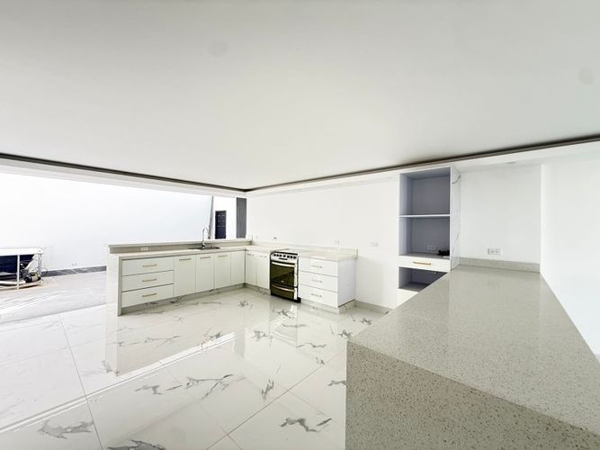 Casa de 3 alcobas en venta en Llano Grande, Rionegro, 320 m² · foto 7 de 24