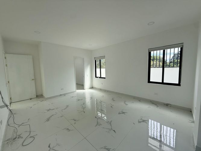 Casa de 3 alcobas en venta en Llano Grande, Rionegro, 320 m² · foto 8 de 24