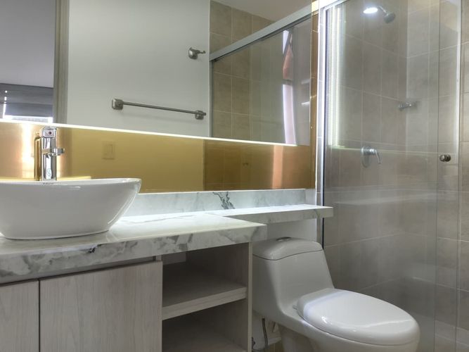 Apartamento de 1 alcoba en venta en El Poblado, Medellín, 63 m² · foto 14 de 15