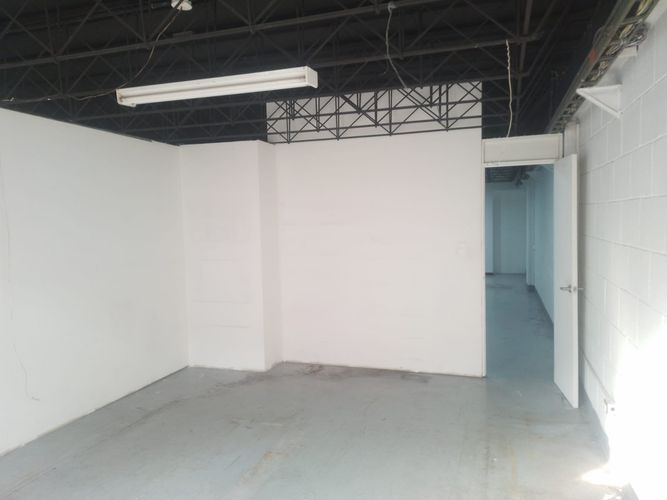 Bodega en arriendo en Villa Del Parque, Medellín, 123 m² · foto 2 de 15