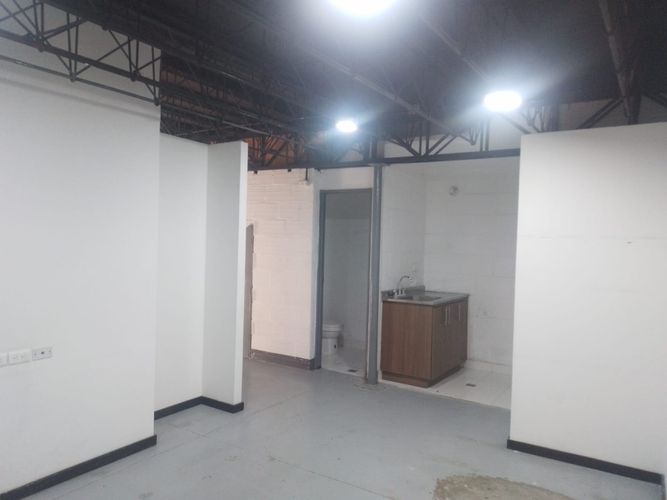 Bodega en arriendo en Villa Del Parque, Medellín, 123 m² · foto 12 de 15