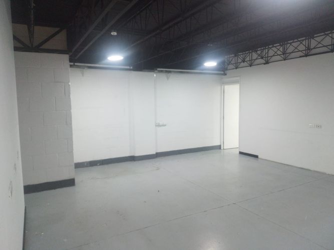 Bodega en arriendo en Villa Del Parque, Medellín, 123 m² · foto 7 de 15
