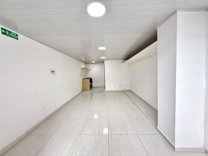 Local en arriendo en Sector Lago Uribe, Pereira, 32 m² · foto 2 de 8