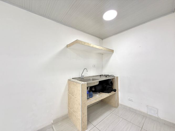 Local en arriendo en Sector Lago Uribe, Pereira, 32 m² · foto 4 de 8