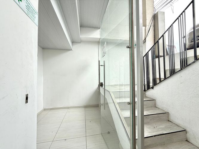 Local en arriendo en Sector Lago Uribe, Pereira, 32 m² · foto 5 de 8