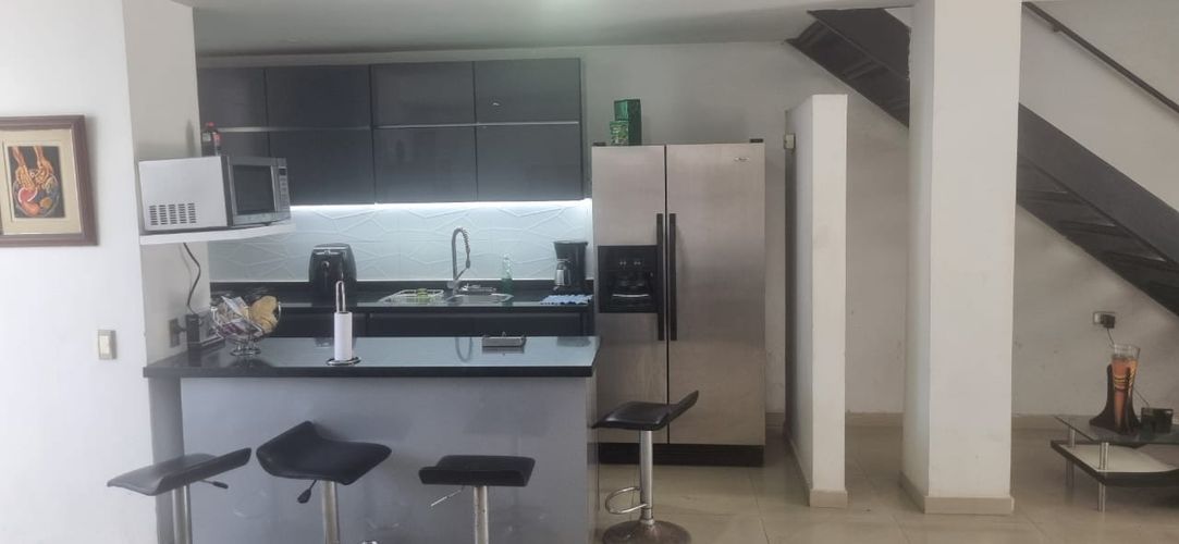 Casa de 6 alcobas en venta en Ciudad Jardin, Cali, 251 m² · foto 3 de 23