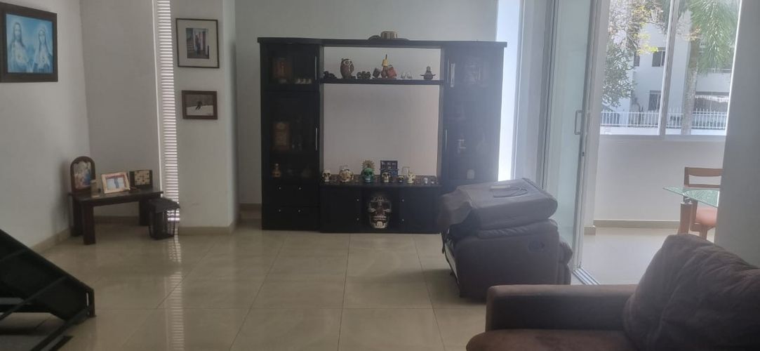 Casa de 6 alcobas en venta en Ciudad Jardin, Cali, 251 m² · foto 4 de 23