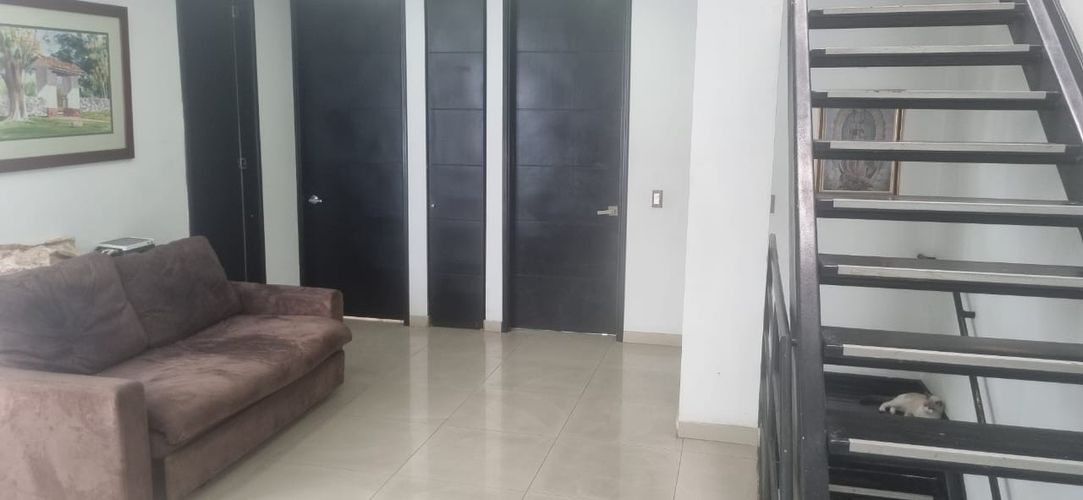 Casa de 6 alcobas en venta en Ciudad Jardin, Cali, 251 m² · foto 12 de 23