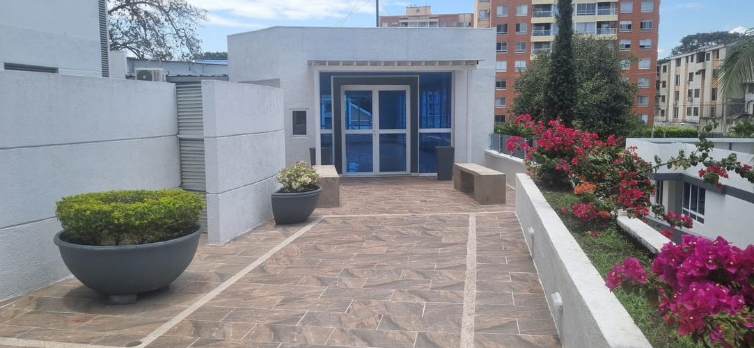 Casa de 6 alcobas en venta en Ciudad Jardin, Cali, 251 m² · foto 21 de 23